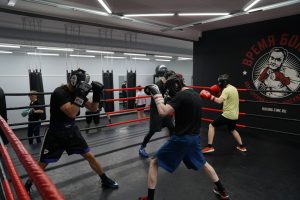 Искусство оставаться неуязвимым: Полный гид по защите в боксе